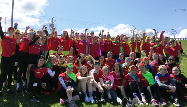 Des adolescentes de la Commission scolaire des Monts-et-Marées à la Célébration Fillactive! 